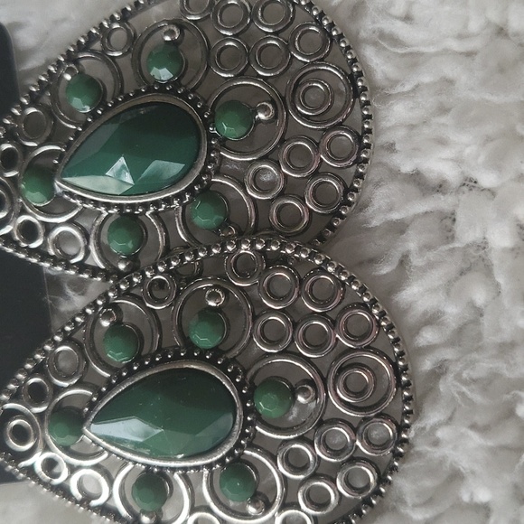 EARRINGS - Picture 2 of 2